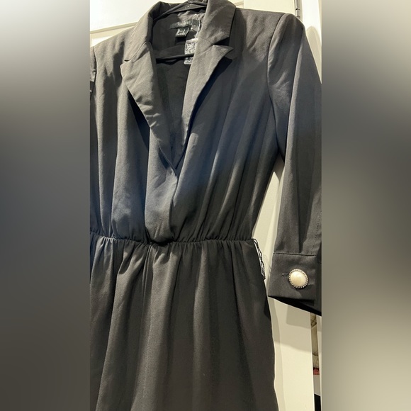 Elegant, Cute Black Forever 21 one piece short romper with long sleeves. - Picture 6 of 8